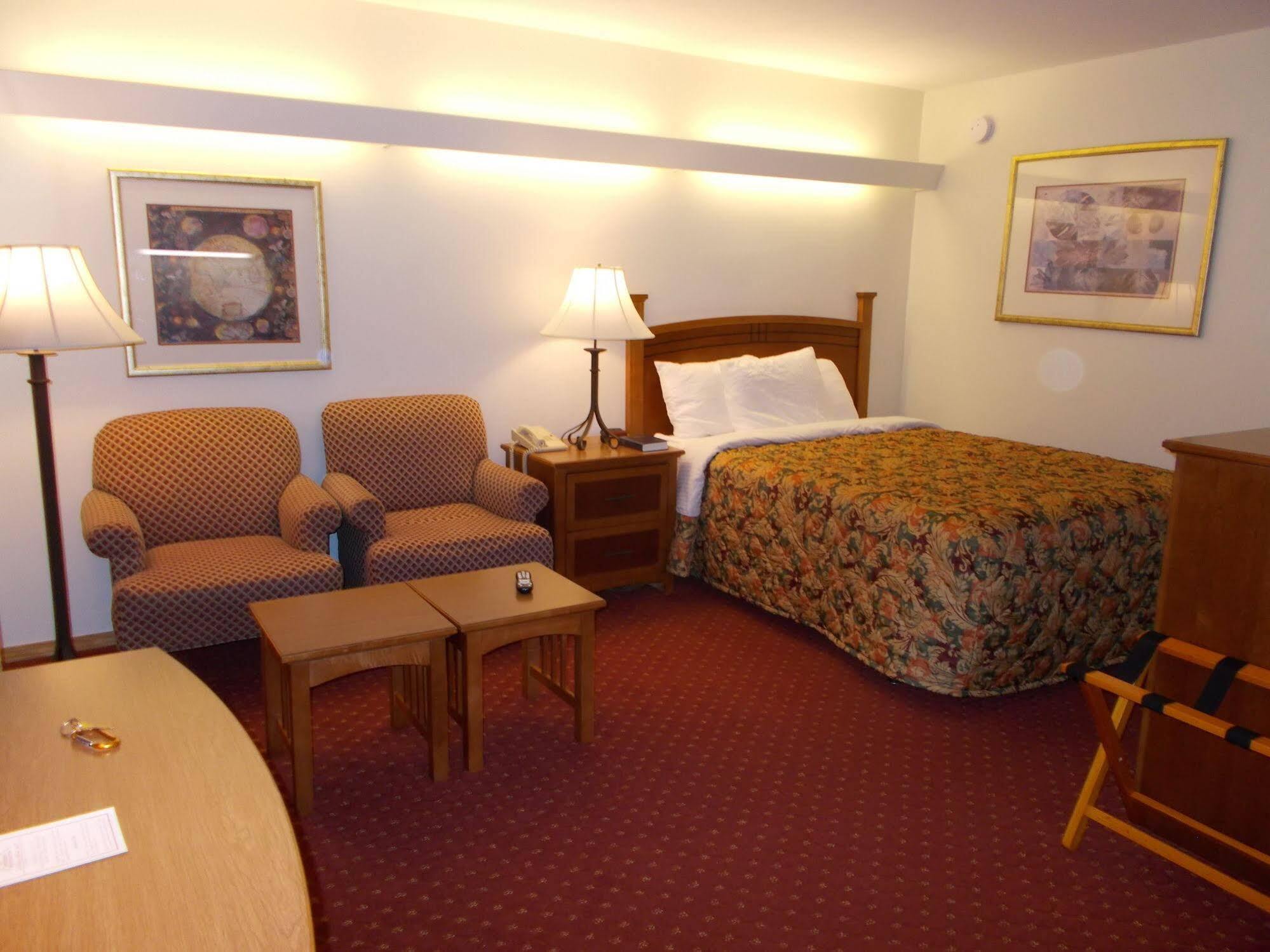 Shepherd Mountain Inn & Suites Pilot Knob Exterior foto